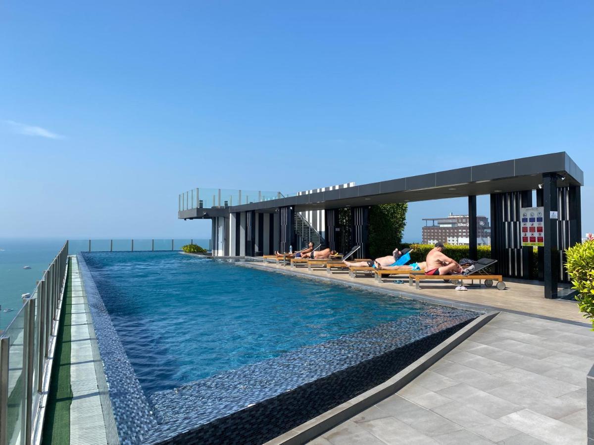 Apartamento The Base In Pattaya Exterior foto